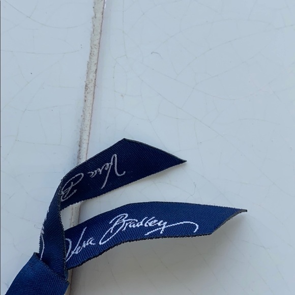 Vera Bradley White Wristlet! Fits iPhone 11! - Picture 3 of 5